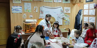 Ukrainian vechornytsi at the zoo